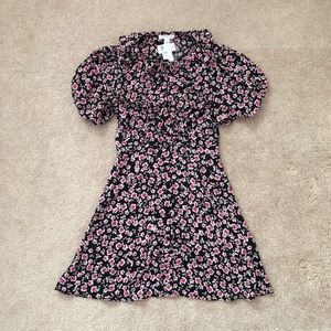 NWT Floral Ruffled Button Down Mini Dress